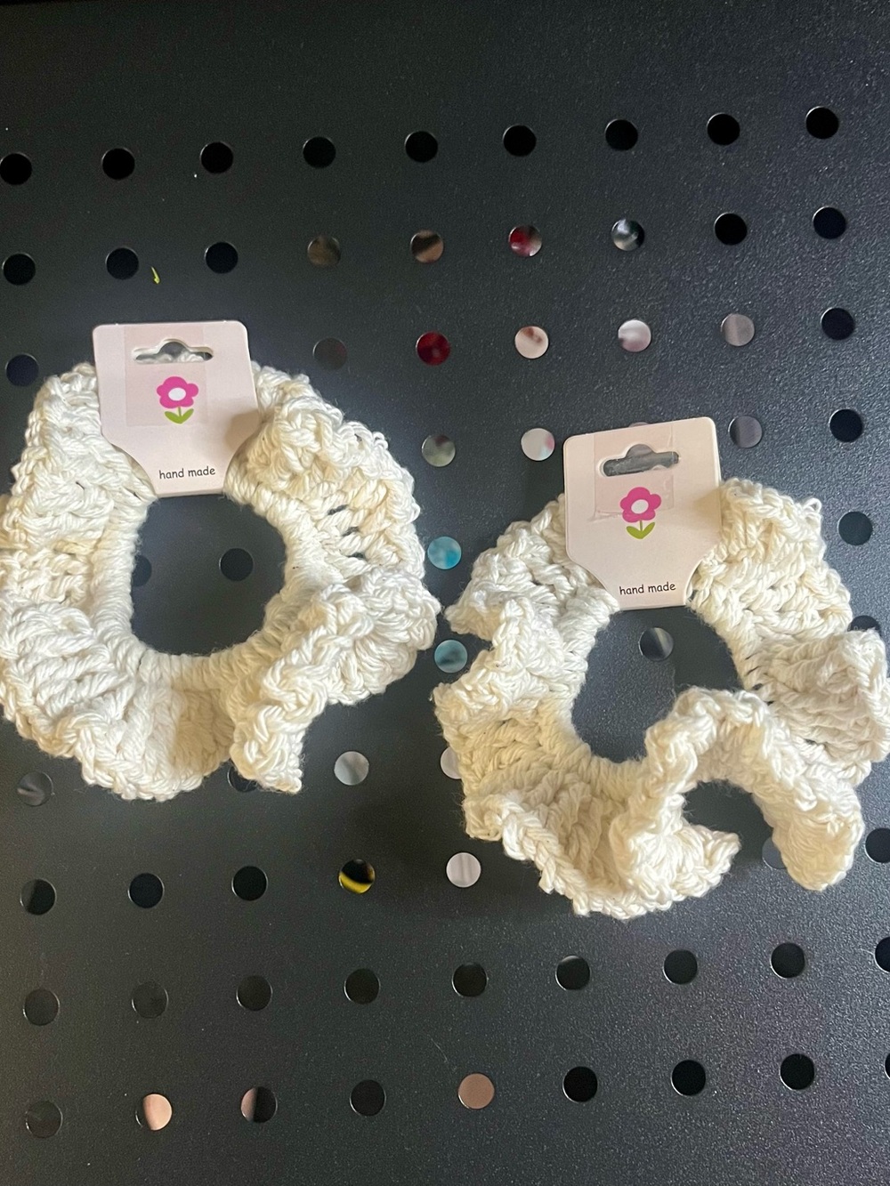 Handmade Crochet Scrunchie Set of 2 Cream Hair Ties NIP